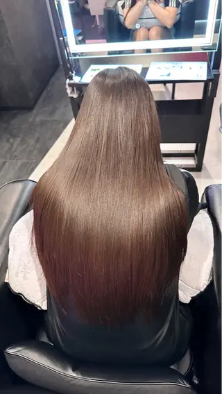 ロング TAKAMI 髪と爪を同時に施術のネイルデザイン