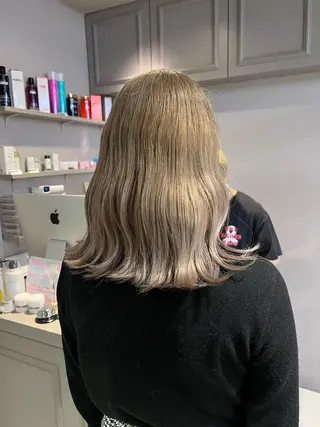 ミディアム カラー ヘアアレンジ 🩵 JURI🩵のヘアスタイル
