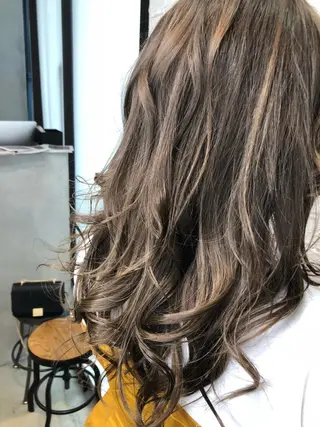 ロング カラー 韓国レイヤー×艶髪 ハイトーンRyukiのヘアスタイル