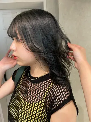 セミロング カラー ナチュラル透明感🌱 小山美樹子のヘアスタイル