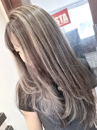 セミロング カラー ヘアアレンジ ブリーチ毛縮毛矯正 👑山口のヘアスタイル