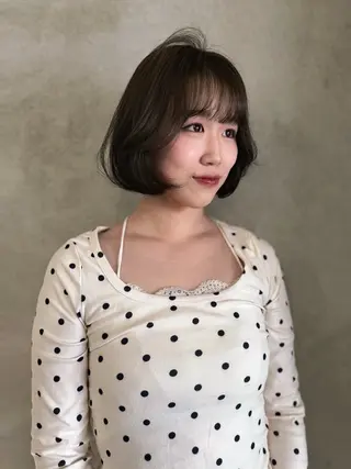 ショート sena⌇ベージュ⌇ ブリーチなしWカラーのヘアスタイル