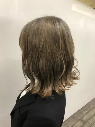 ショート カラー 東條 克義のヘアスタイル