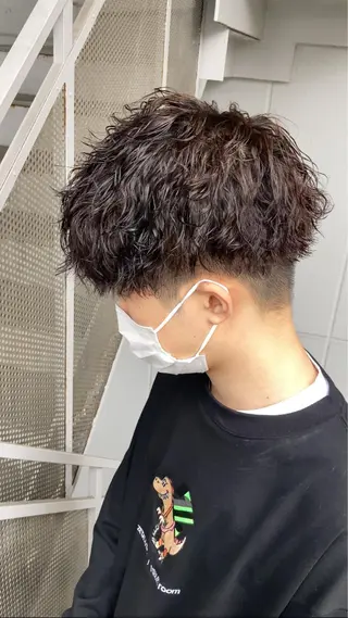 パーマ メンズ 曲がる縮毛矯正 LIBER 岩名のヘアスタイル