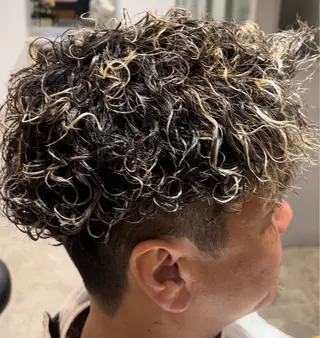 カラー パーマ メンズ 清水 men'sパーマ特化のヘアスタイル