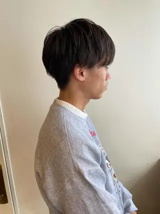 メンズ MIOベージュカラー 柔らかいカラーのヘアスタイル