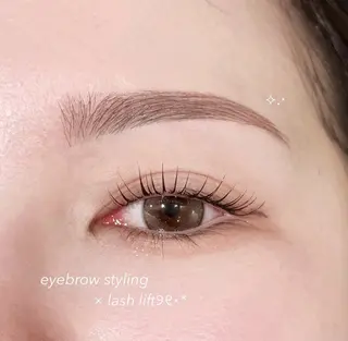 アイブロウ Unefleur LARME soraのマツエク・マツパデザイン