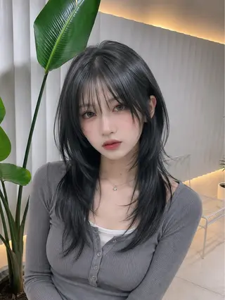 セミロング カラー ラベンダー💜グレー 🩶ミント💚のヘアスタイル