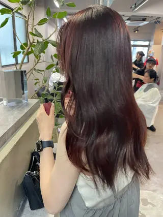 ロング カラー 顔まわりレイヤー デザインカットのヘアスタイル