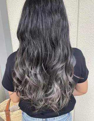 セミロング カラー インナーカラー 推し ブリーチ  髪質改善のヘアスタイル