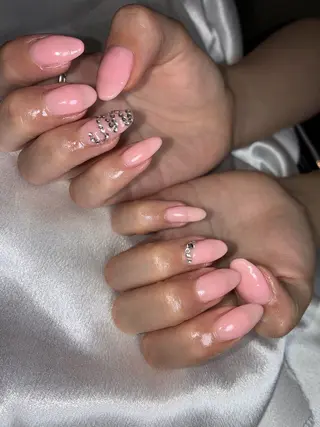 ショート YOKOSUKA NAILS💅🩶のネイルデザイン