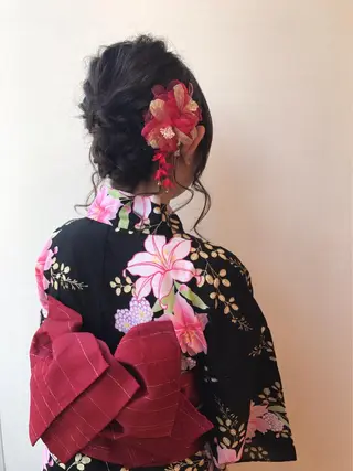 セミロング ヘアアレンジ 白浜 サキのヘアスタイル