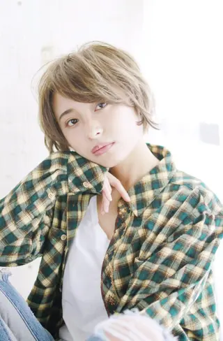 ショート カラー 金村 綾芽のヘアスタイル