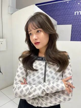 セミロング レイヤーカット　小山 悠のヘアスタイル