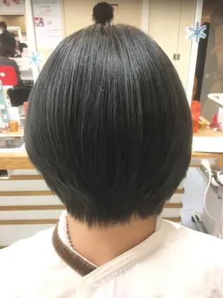ショート カラー 髪質改善/縮毛矯正 /レイヤーカット岡部のヘアスタイル