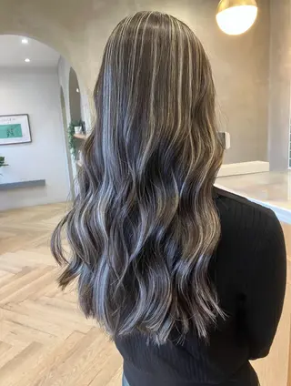 ロング カラー マエダ シュンのヘアスタイル