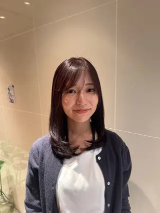 ミディアム 🌱艶髪ストレート✨ 🦖せりか🦖のヘアスタイル
