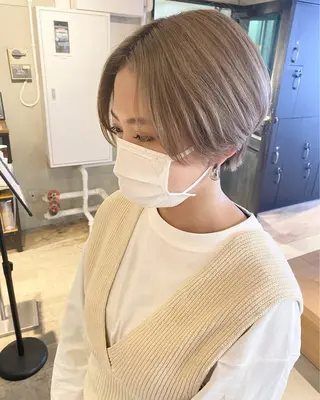 ショート ラベンダーカラー＆ ミルクティー太田のヘアスタイル