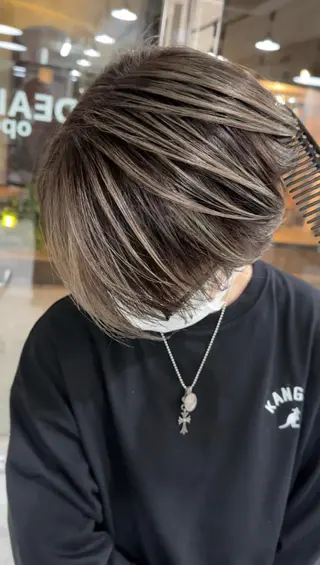 ショート カラー ヘアアレンジ ブリーチ🐰インナー ♡ハイライト♡綾🐰のヘアスタイル