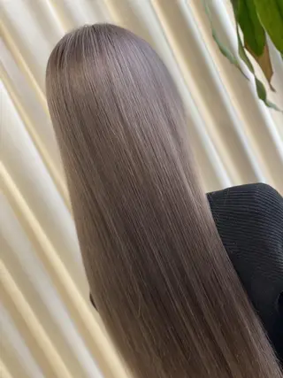 ロング カラー ハイトーン得意😍 Lumiereのヘアスタイル