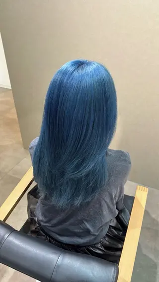 セミロング カラー iroN 小泉 俊太のヘアスタイル