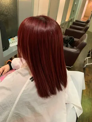 カラー 佐藤 舞のヘアスタイル