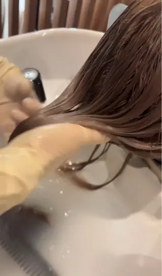 セミロング NICCOLO室見 Erinaのヘアスタイル