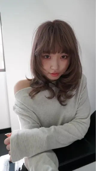 ミディアム 大山 茶子のヘアスタイル