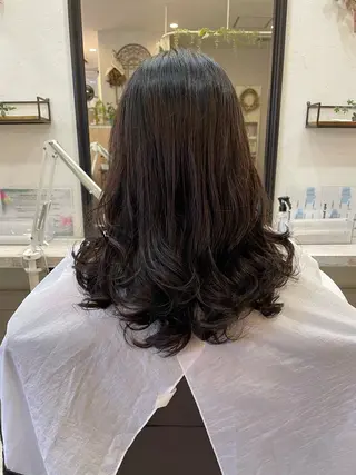 ロング 津田 あかねのヘアスタイル