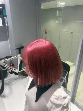 ショート ハイトーンカラー ピンクカラー特化のヘアスタイル