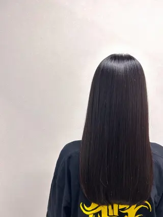 ロング イノクチ マコト髪質改善カラーのヘアスタイル