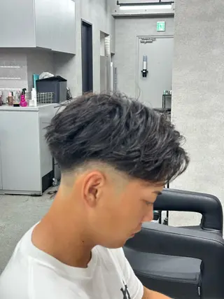 ショート メンズ ロン毛/スパイキー/ フェザー/トムのヘアスタイル