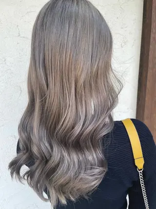セミロング しもかわ かほのヘアスタイル