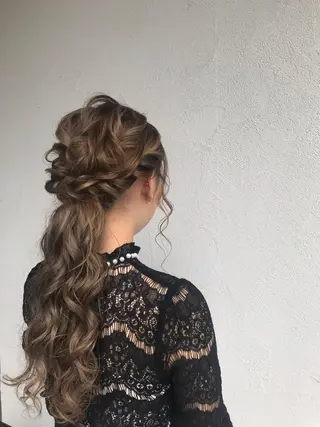ロング ヘアアレンジ 山下 襟華のヘアスタイル
