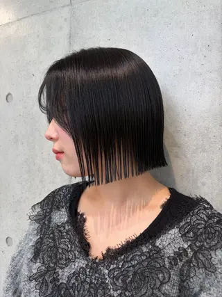 ショート カラー ヘアアレンジ ボブ艶モテカラー🫧 カリンのヘアスタイル