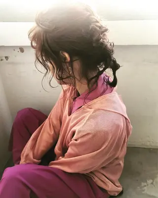 ヘアアレンジ 💓パーマ，💗 レイヤーカットのヘアスタイル