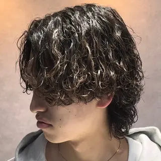 ショート カラー パーマ メンズ センターパート マスターかずまのヘアスタイル