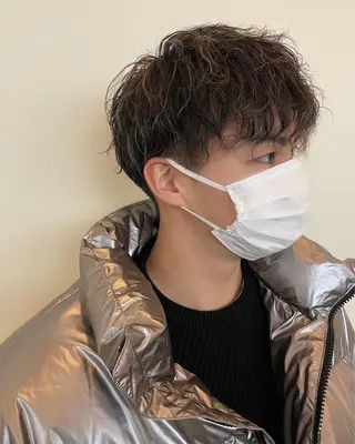カラー パーマ メンズ 近藤 裕嗣のヘアスタイル