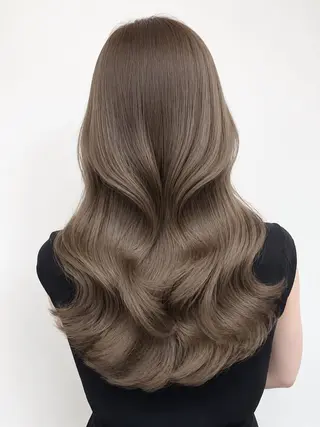 ロング カラー MAISON ema 🩵笹野 希里香のヘアスタイル
