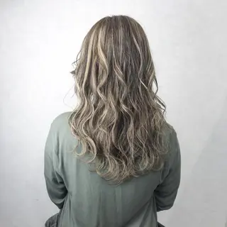 ロング カラー TATSUYA アートディレクターのヘアスタイル