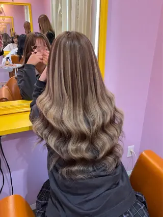 ロング カラー＋ちび編み込み エクステ梅田🐨のヘアスタイル