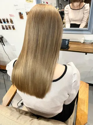ロング 川尻 詩織のヘアスタイル