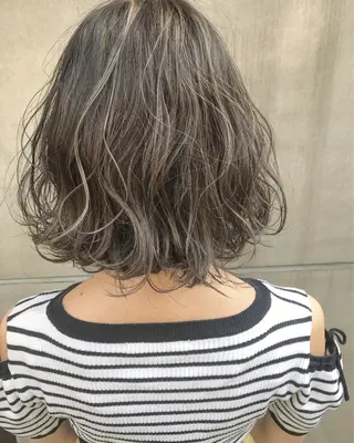 ショート カラー 【渋谷で人気】艶髪× 髪質改善/ツヤカラーのヘアスタイル