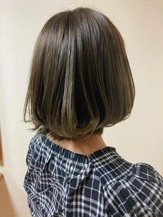 ミディアム NATURAL MOMOMIのヘアスタイル