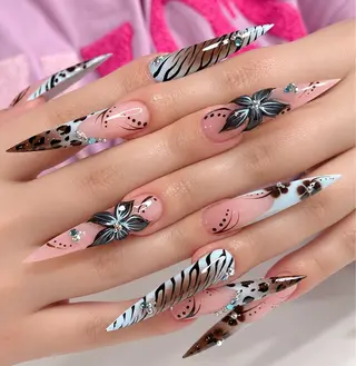 ネイル Noél_ Noaのネイルデザイン