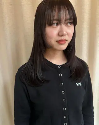 セミロング カワサキ カエデのヘアスタイル
