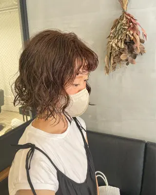 ミディアム 暖色カラー🍊 ボブ🌿顔周りcutのヘアスタイル