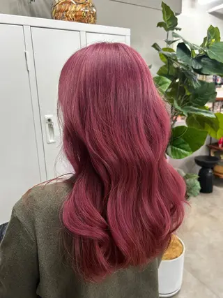 ロング カラー 秦 海来のヘアスタイル