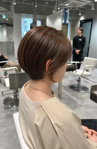 ショート レイヤーカット/艶 カラー 三浦菜々子のヘアスタイル