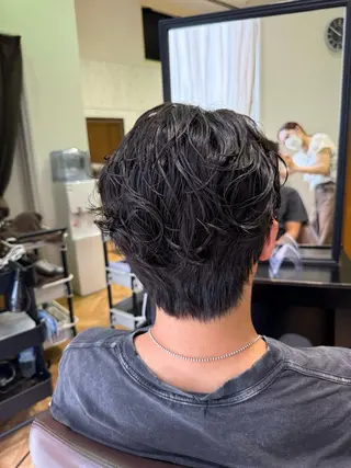 ショート パーマ メンズ 溝口 槙里也のヘアスタイル